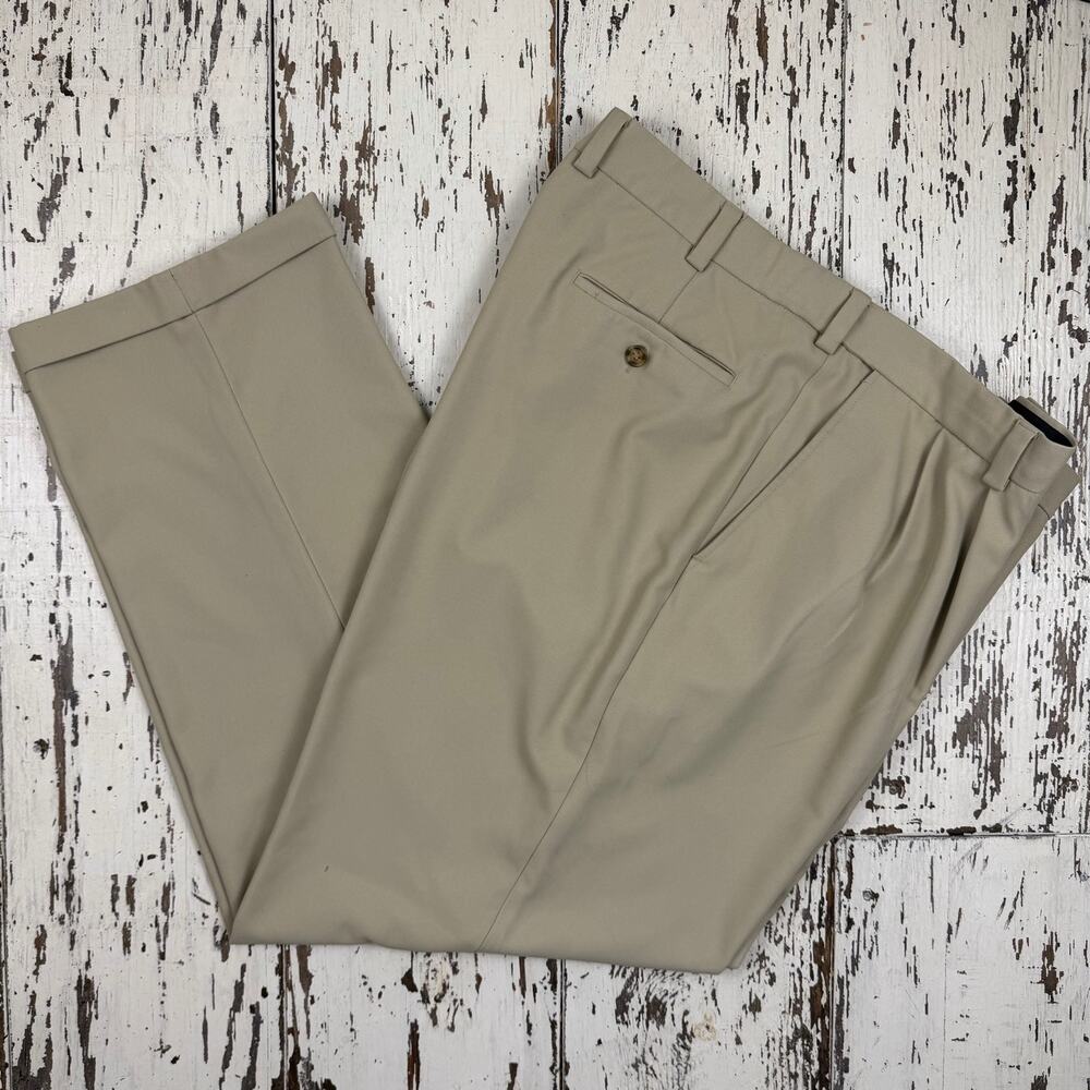 Enro Classic Dress pant men’s 42x32 pleated front, cuffed leg.